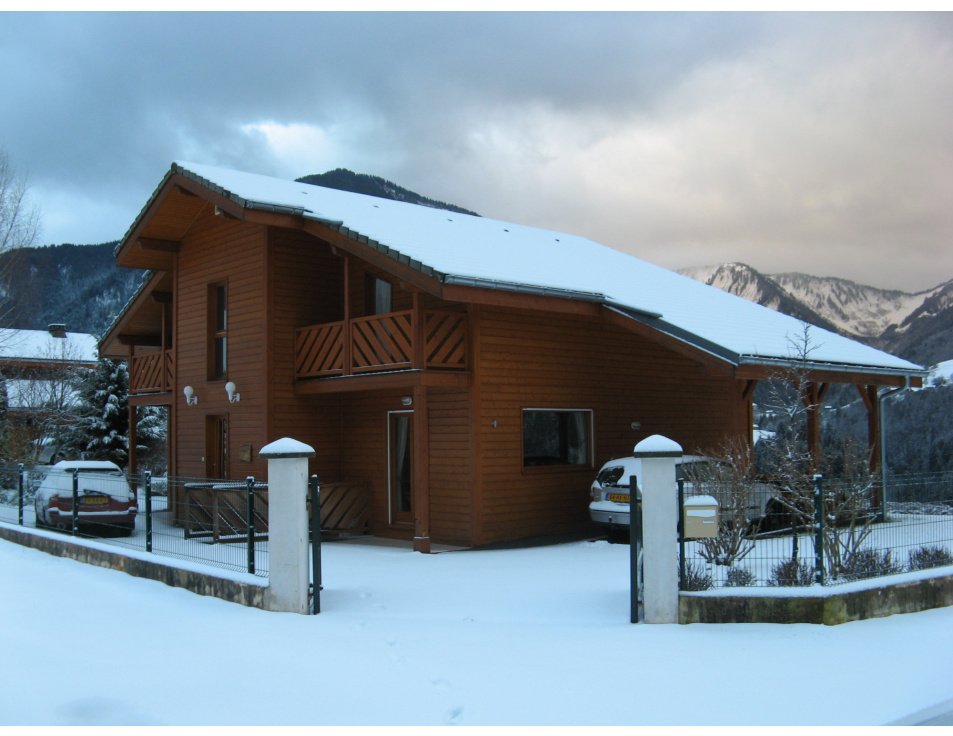 2024 10 voorbeeld huis in de sneeuw